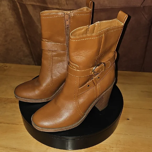 Liz Claiborne Brown Heeled Boots - Picture 1 of 5